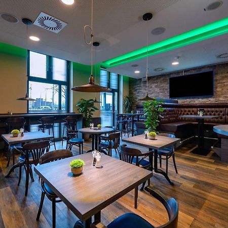 Ibis Styles Kiel City Bagian luar foto